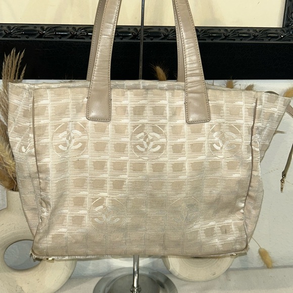 CHANEL nyloTote Bag - Picture 7 of 14